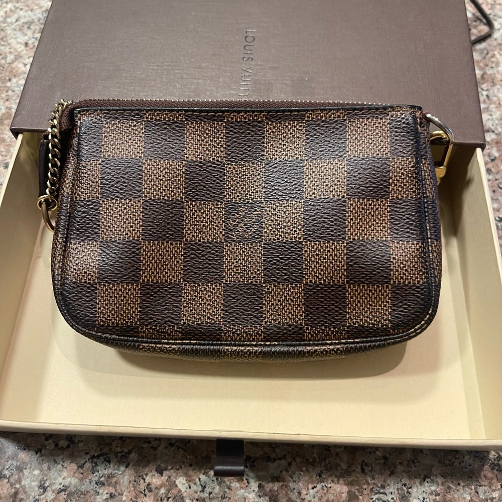 Authentic Louis Vuitton Damier Mini Pochette